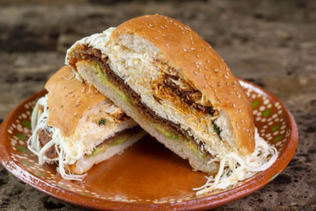 En dónde comer las mejores cemitas poblanas en CDMX