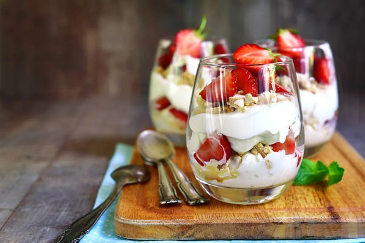 Pimpea tu receta de fresas con crema con estas creativas ideas