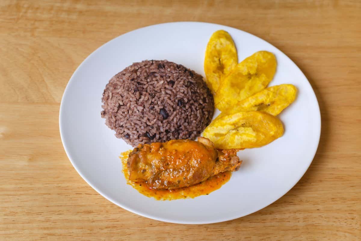 Pollo caribeño cremoso: Una receta sencilla para preparar en casa