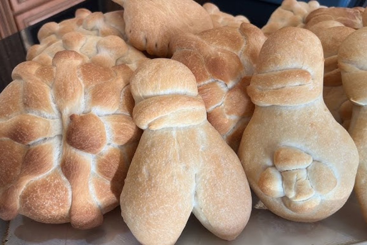 El pan de muñeco; el pan de muerto que viste las ofrendas en Guerrero