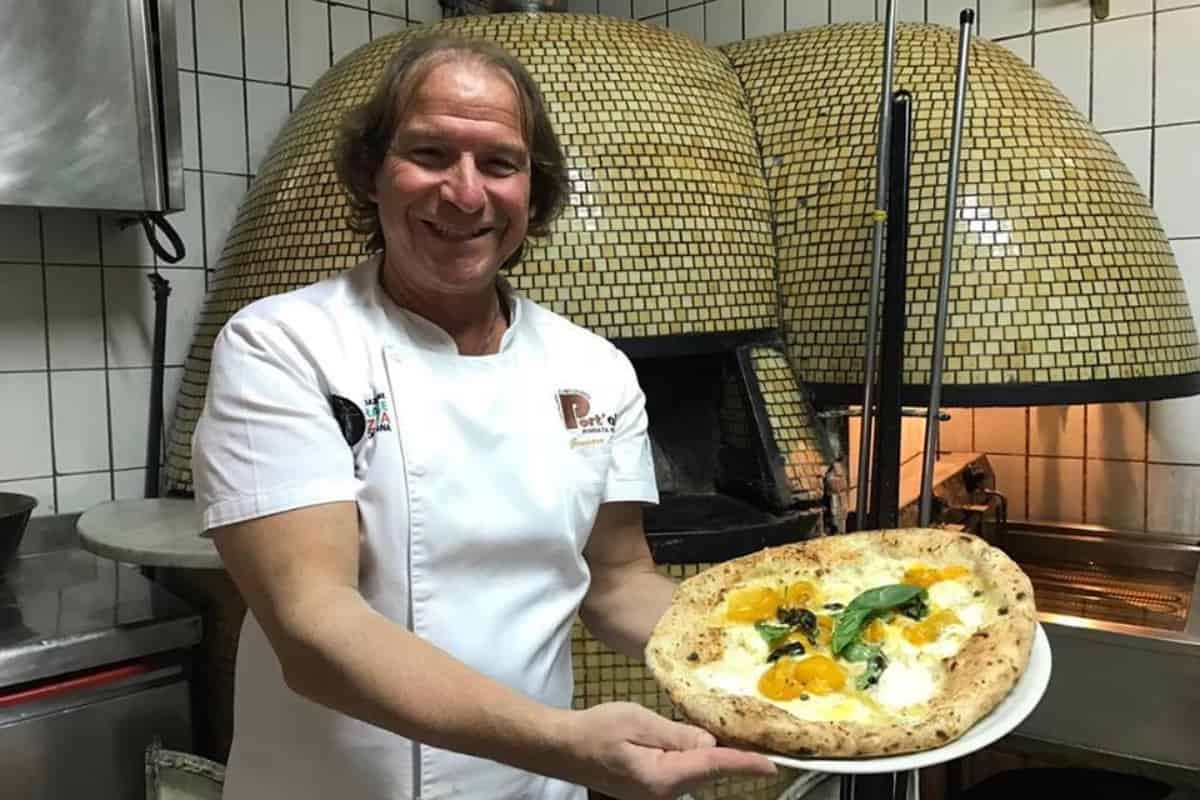 La pizzería más antigua del mundo estrenó su horno en 1738